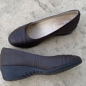 Hush Puppies Women's Jalaina Odell Brown  Leather Slip on Wedge Shoes Size 9.5